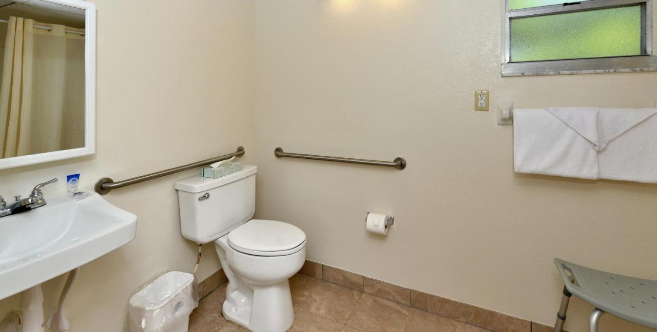 Americas Best Value Inn Bradenton-Sarasota מראה חיצוני תמונה