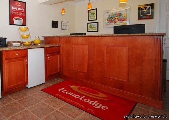 Americas Best Value Inn Bradenton-Sarasota מראה פנימי תמונה