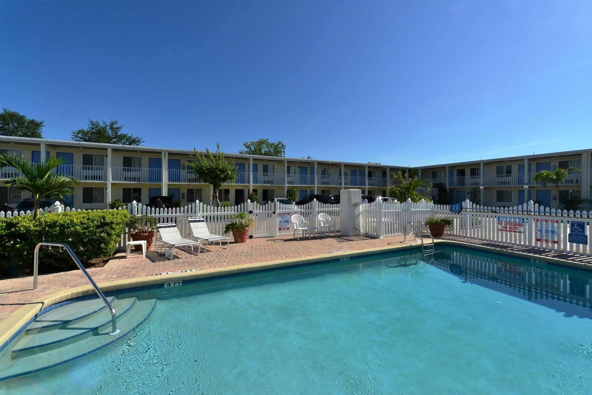Americas Best Value Inn Bradenton-Sarasota מראה חיצוני תמונה
